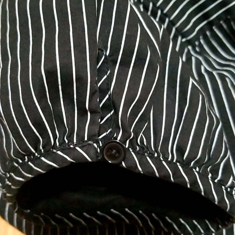 Fitted Style Pin-Striped Button Down Top! - image 4